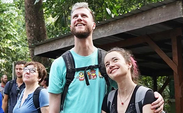 Malaysia, nơi du khách tận mắt ngắm đười ươi giữa rừng xanh