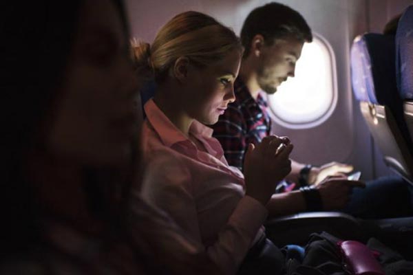 Lý do wifi trên máy bay 'hủy hoại' tâm trạng của hành khách