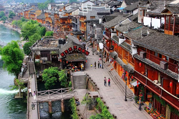 TOUR TRUONG GIA GIOI - PHUONG HOANG CO TRAN